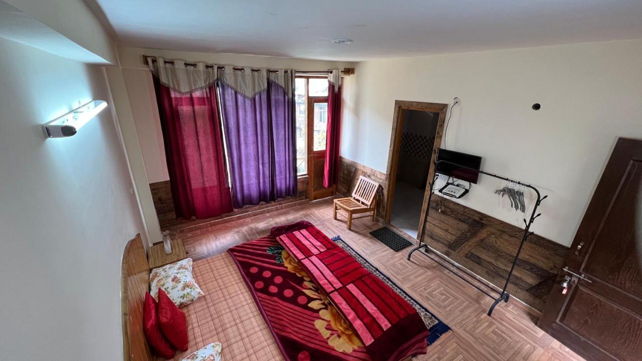 YOLO Backpackers - Manali OG Vandrarhem Exteriör bild