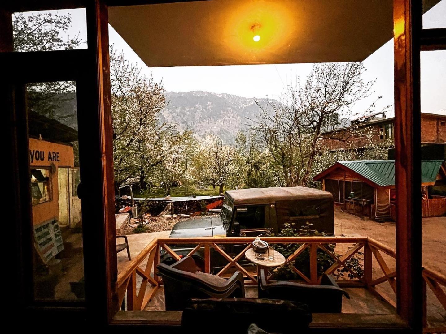 YOLO Backpackers - Manali OG Vandrarhem Exteriör bild